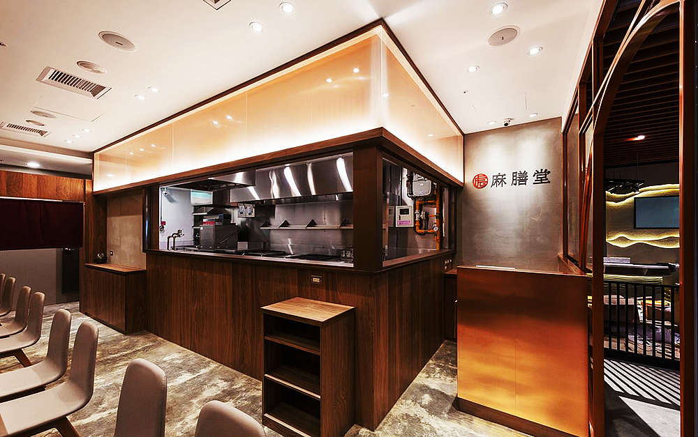 鄭州麻膳堂臺灣牛肉面裝修公司設(shè)計(jì)案例