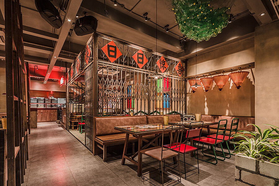 鄭州天臺上見燒烤店裝修公司設(shè)計案例