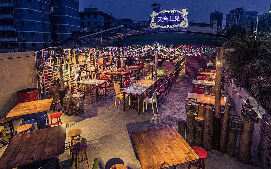 鄭州天臺上見燒烤店裝修公司設(shè)計案例