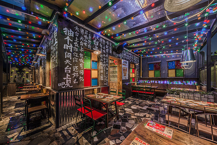 鄭州天臺上見燒烤店裝修公司設(shè)計案例