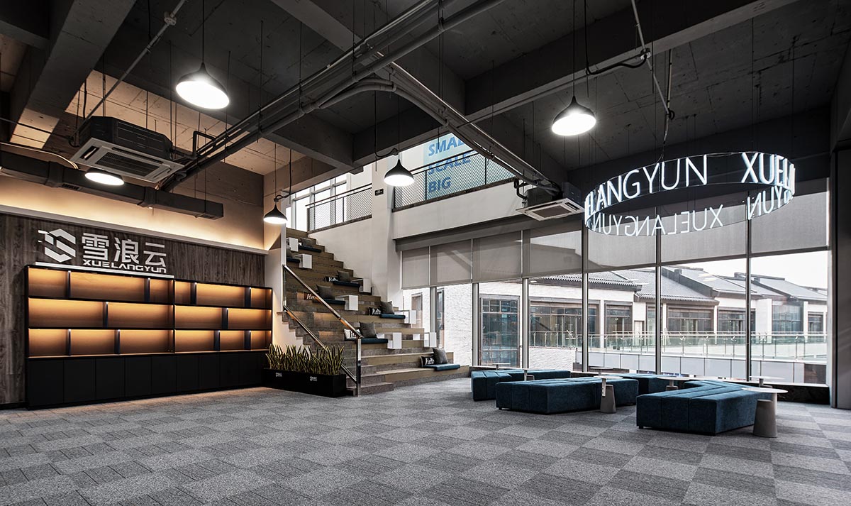 雪浪云科技公司現(xiàn)代極簡(jiǎn)風(fēng)辦公室裝修設(shè)計(jì)案例(圖10)