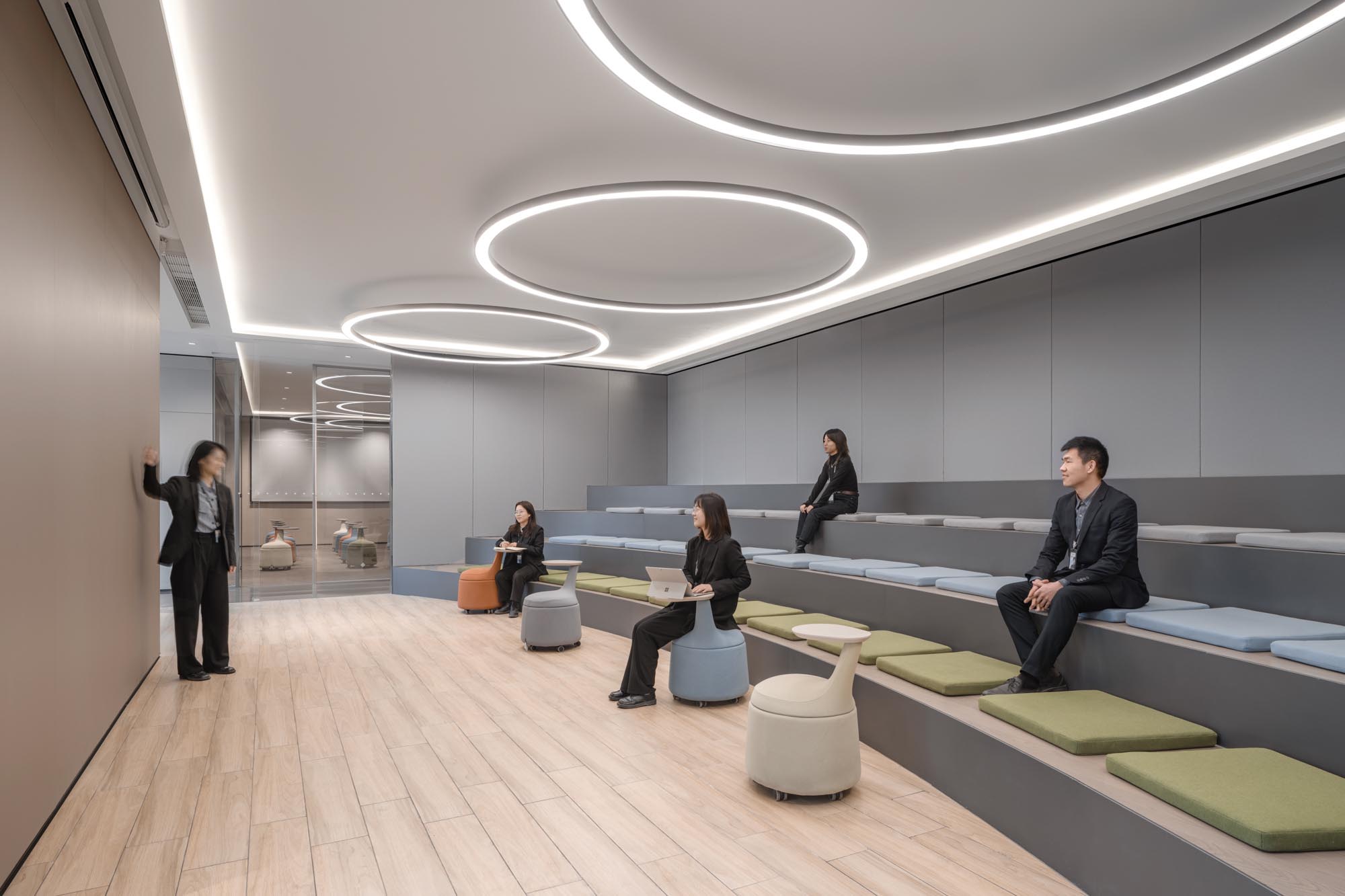 鄭州總部辦公設(shè)計(jì)公司游覽式辦公裝修案例(圖9) LYCS-Architecture-19.jpg