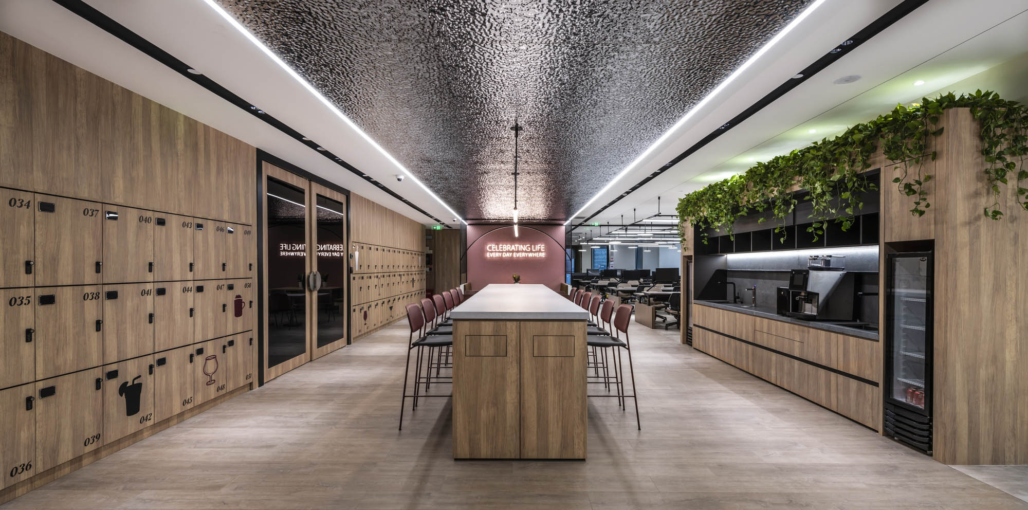 鄭州辦公室裝修公司帝亞吉歐總部辦公設計案例(圖5)