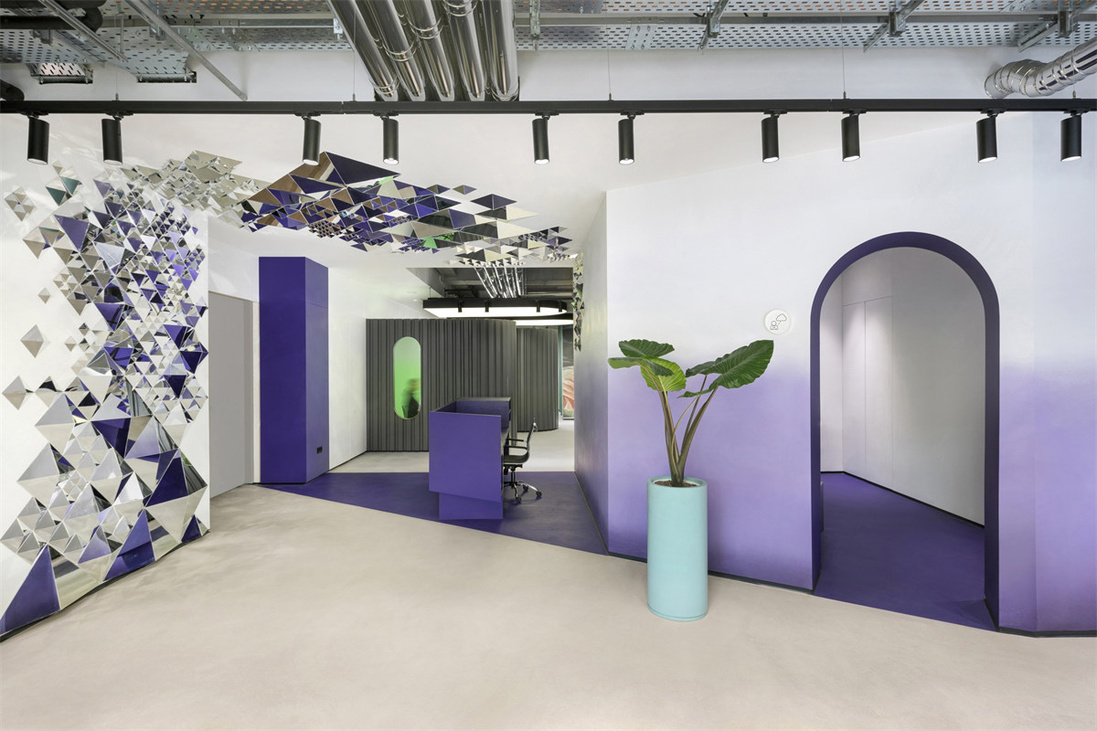 鄭州辦公室裝修推薦時(shí)尚靚麗化妝品公司辦公設(shè)計(jì)(圖1)