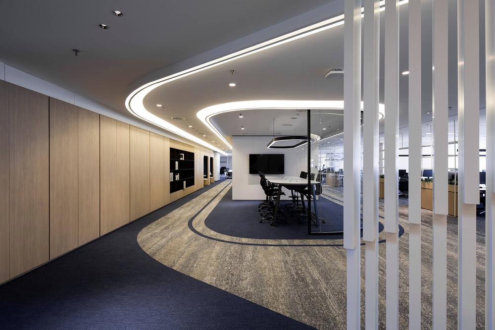 簡約時尚的漢諾威再保險公司辦公室裝修設(shè)計(圖8) 簡約時尚的漢諾威再保險公司辦公室裝修設(shè)計(圖8)