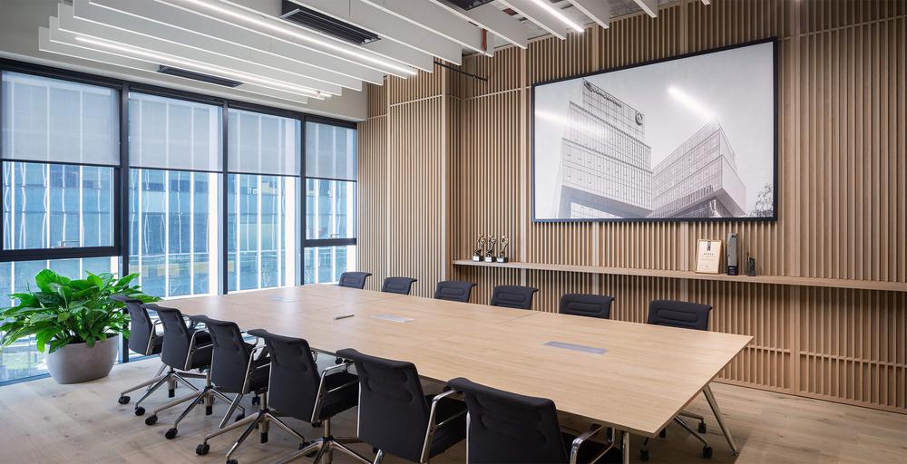 簡約大氣的建筑工程公司辦公室裝修設(shè)計案例(圖8)