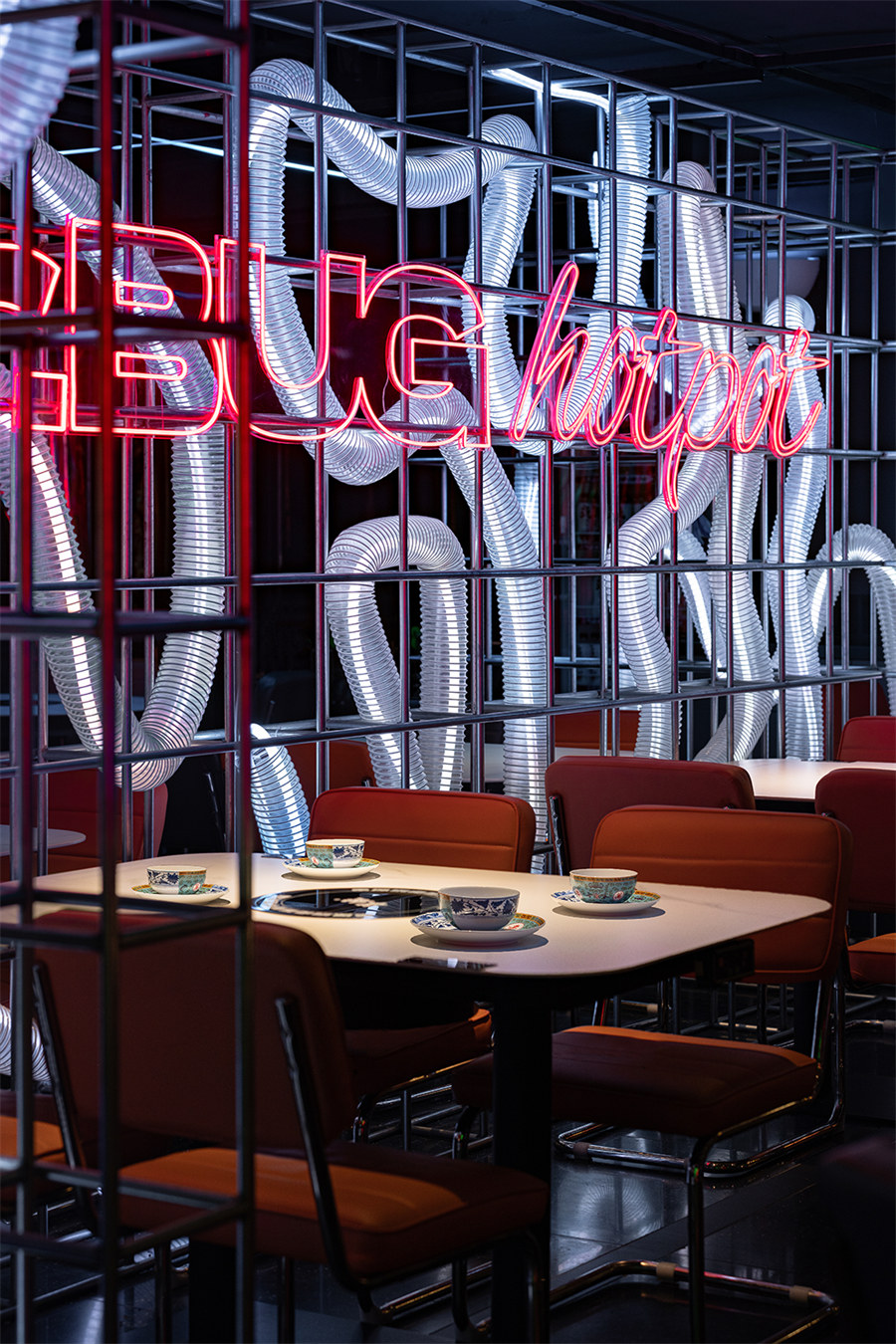 時尚潮酷賽博朋克風(fēng)牛蛙火鍋店裝修設(shè)計方案(圖9)