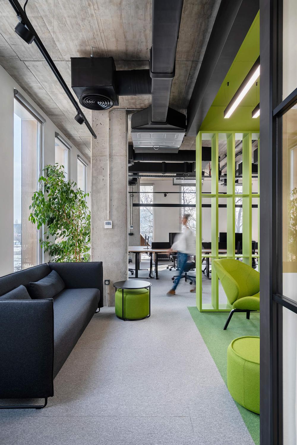 1300平清新工業(yè)風科技公司辦公室裝修設計(圖3)