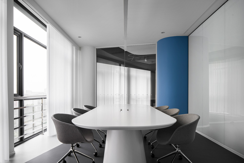 極簡(jiǎn)工業(yè)風(fēng)智慧物流公司辦公室裝修設(shè)計(jì)案例(圖8)
