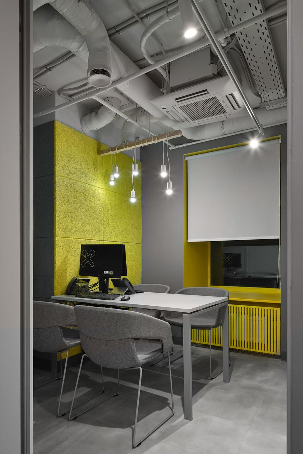 時(shí)尚靈動(dòng)的Raiffeisen銀行辦公室裝修設(shè)計(jì)方案(圖15) 時(shí)尚靈動(dòng)的Raiffeisen銀行辦公室裝修設(shè)計(jì)方案(圖15)