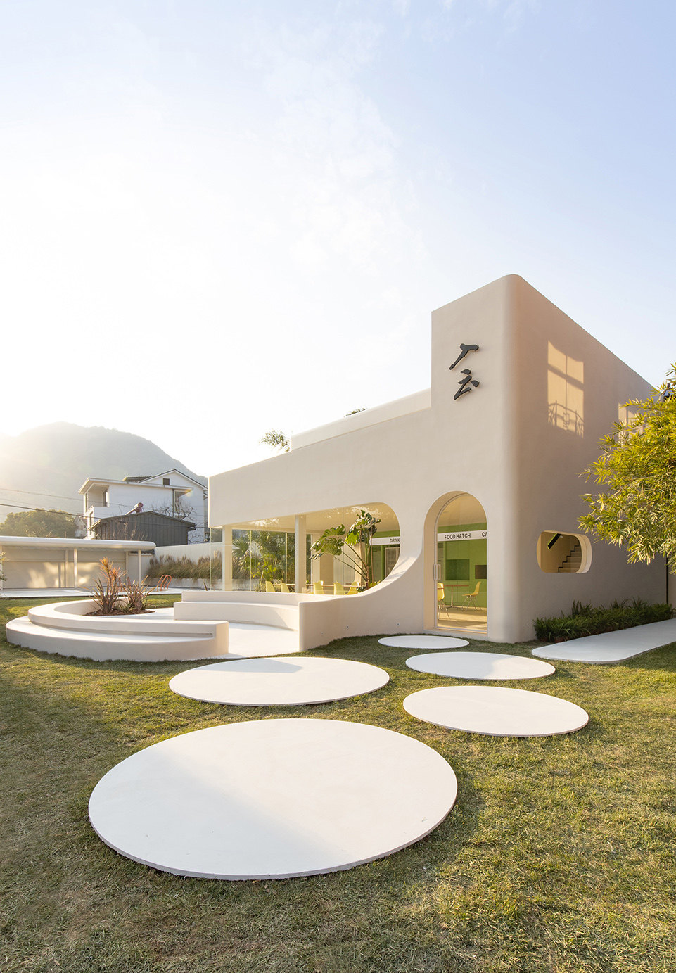 入云餐廳設(shè)計 20年餐飲老店翻新改造設(shè)計案例(圖1) 入云餐廳設(shè)計 20年餐飲老店翻新改造設(shè)計案例(圖1)