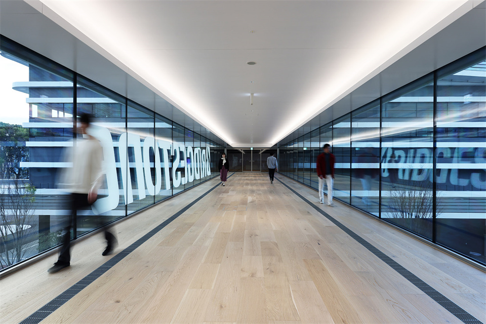 大型制作企業(yè)研發(fā)中心辦公樓裝修設(shè)計方案(圖7)