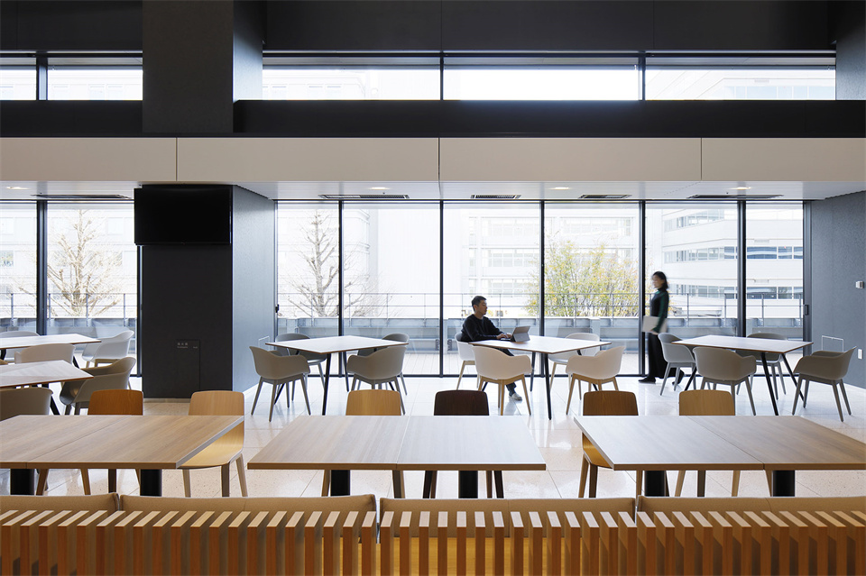 大型制作企業(yè)研發(fā)中心辦公樓裝修設(shè)計方案(圖6)