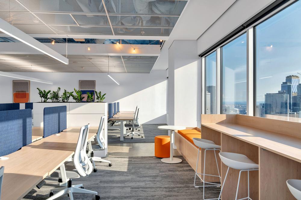 鄭州金博大分享高雅溫馨時尚的集團(tuán)辦公室裝修設(shè)計(jì)(圖7)