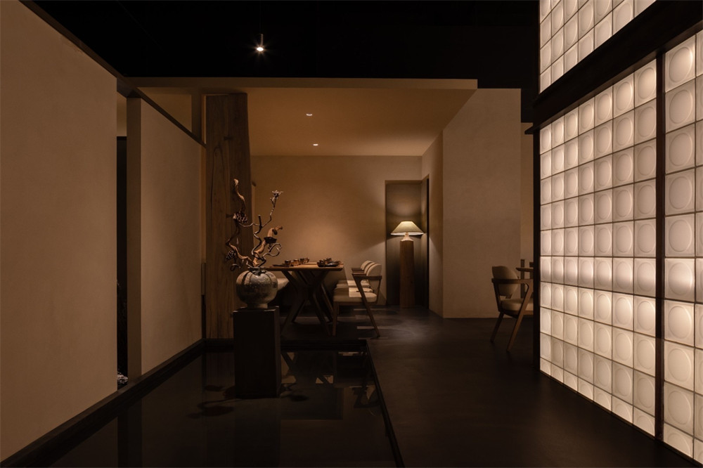 傳統(tǒng)園林融合現(xiàn)代美學(xué) 眉舍川菜餐廳裝修設(shè)計(jì)(圖5) 傳統(tǒng)園林融合現(xiàn)代美學(xué) 眉舍川菜餐廳裝修設(shè)計(jì)(圖5)