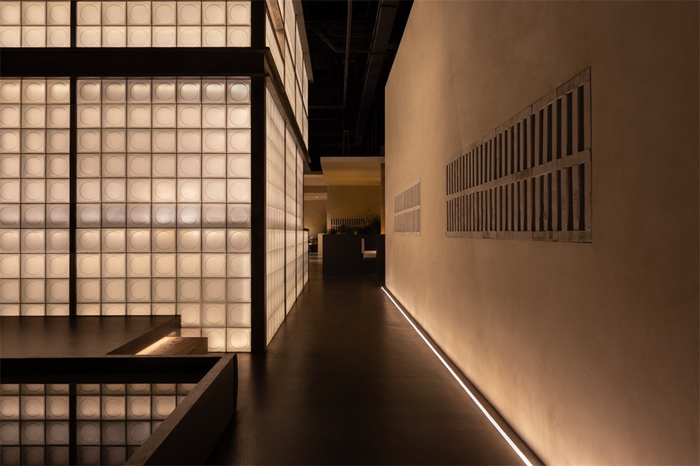 傳統(tǒng)園林融合現(xiàn)代美學(xué) 眉舍川菜餐廳裝修設(shè)計(jì)(圖6) 傳統(tǒng)園林融合現(xiàn)代美學(xué) 眉舍川菜餐廳裝修設(shè)計(jì)(圖6)