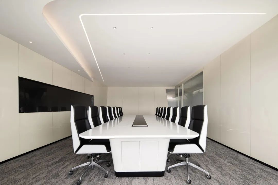 甲級寫字樓匠心商管高端企業(yè)辦公室裝修設(shè)計(jì)(圖12)