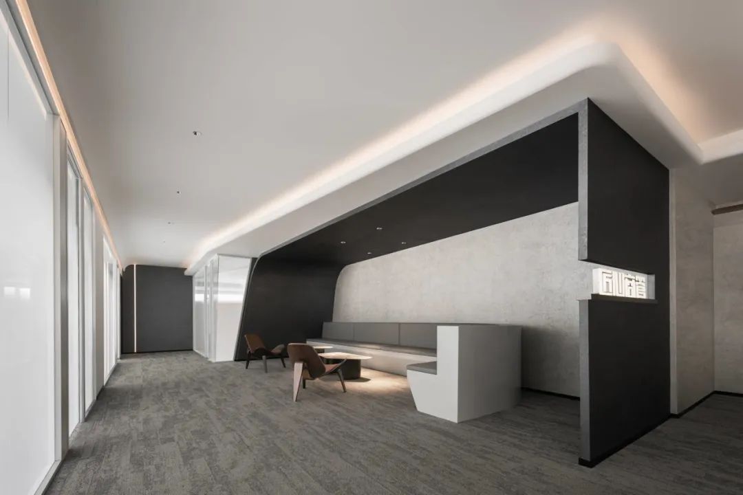 甲級寫字樓匠心商管高端企業(yè)辦公室裝修設(shè)計(jì)(圖11)
