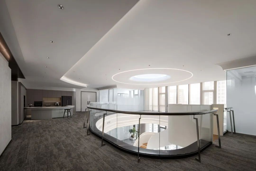 甲級寫字樓匠心商管高端企業(yè)辦公室裝修設(shè)計(jì)(圖9)