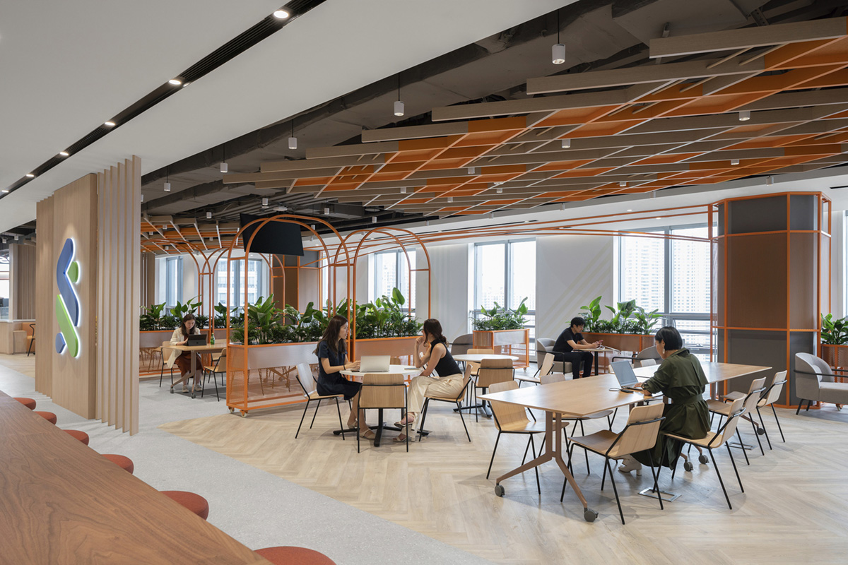 多元、包容的渣打銀行上海總部辦公室裝修設(shè)計(圖6)