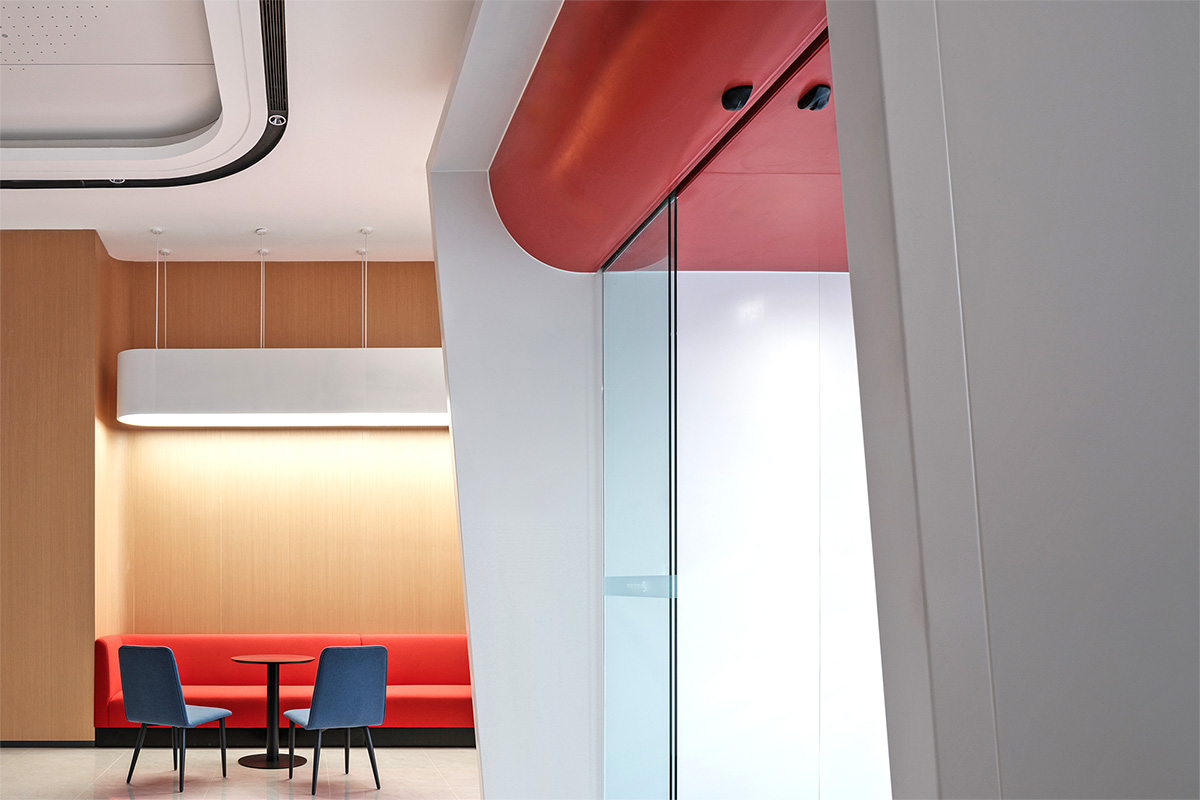 鄭州金博大推薦華為海思東升科技園辦公室裝修設(shè)計(圖3) 鄭州金博大推薦華為海思東升科技園辦公室裝修設(shè)計(圖3)