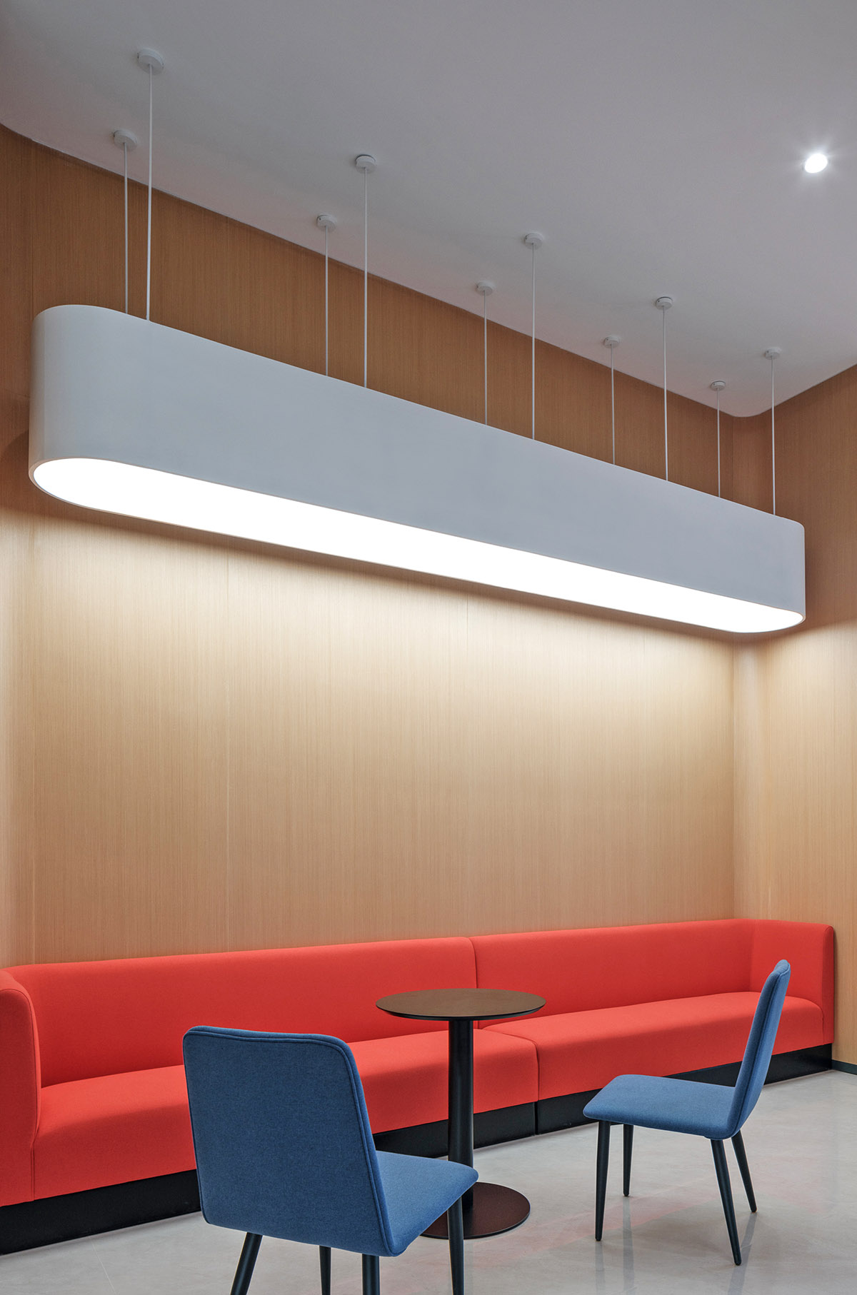 鄭州金博大推薦華為海思東升科技園辦公室裝修設(shè)計(圖4) 鄭州金博大推薦華為海思東升科技園辦公室裝修設(shè)計(圖4)