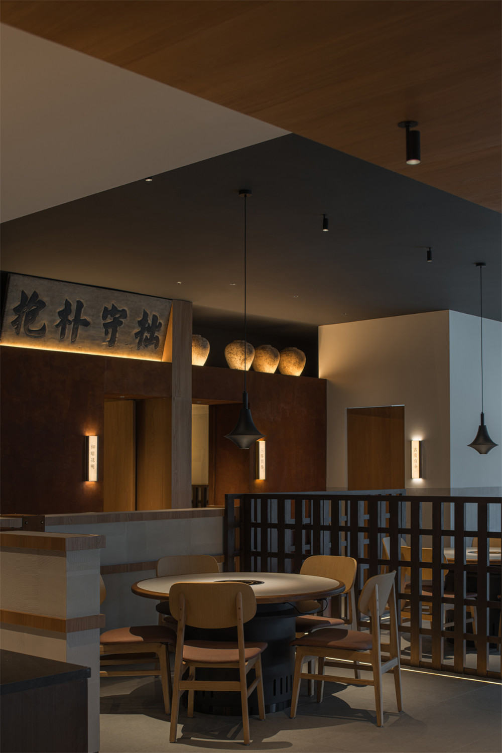 鄭州餐飲設(shè)計(jì)推薦巧阿斗傳統(tǒng)羊肉湯鍋裝修設(shè)計(jì)案例(圖1) 鄭州餐飲設(shè)計(jì)推薦巧阿斗傳統(tǒng)羊肉湯鍋裝修設(shè)計(jì)案例(圖1)