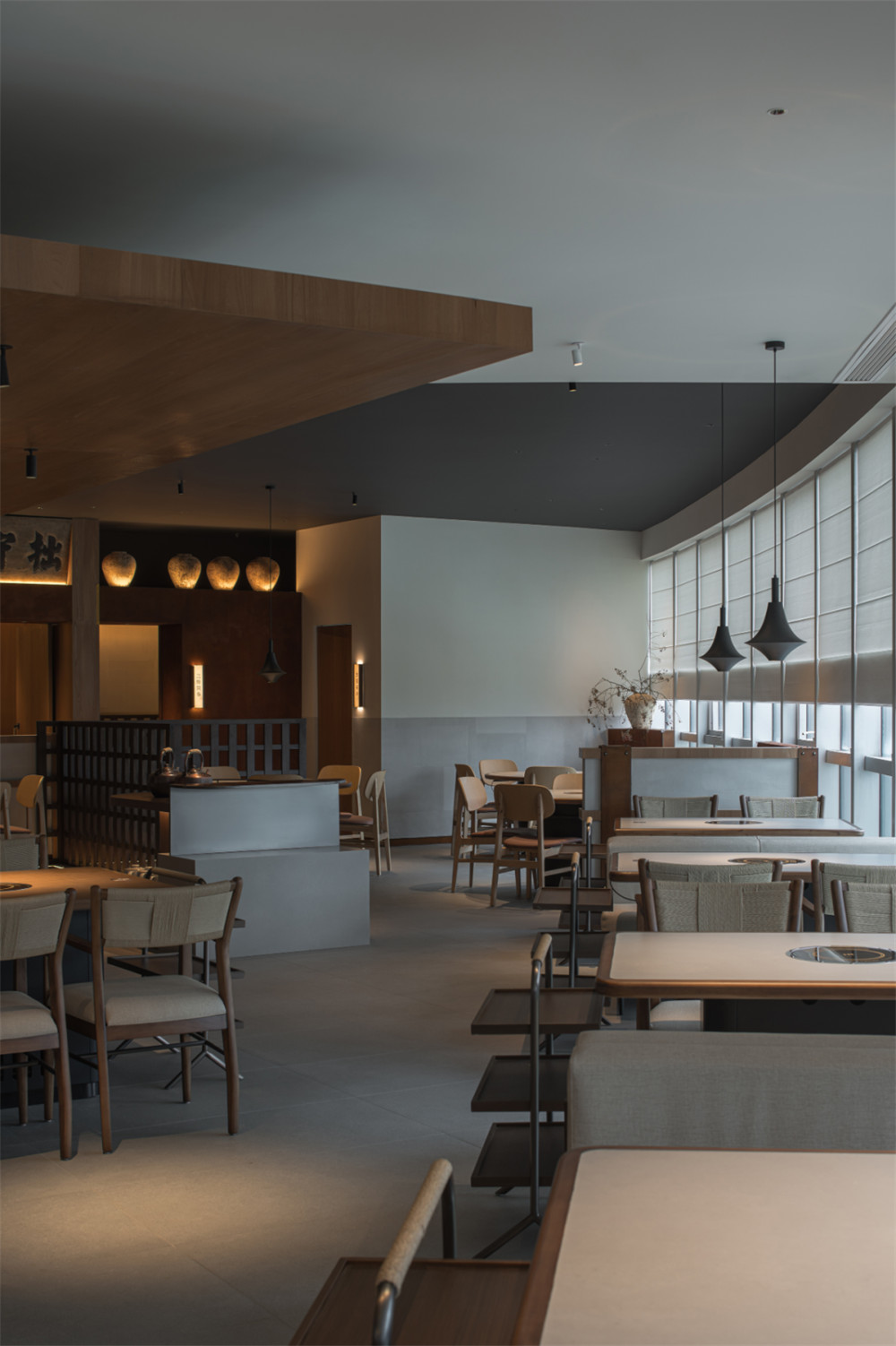 鄭州餐飲設(shè)計(jì)推薦巧阿斗傳統(tǒng)羊肉湯鍋裝修設(shè)計(jì)案例(圖4) 鄭州餐飲設(shè)計(jì)推薦巧阿斗傳統(tǒng)羊肉湯鍋裝修設(shè)計(jì)案例(圖4)