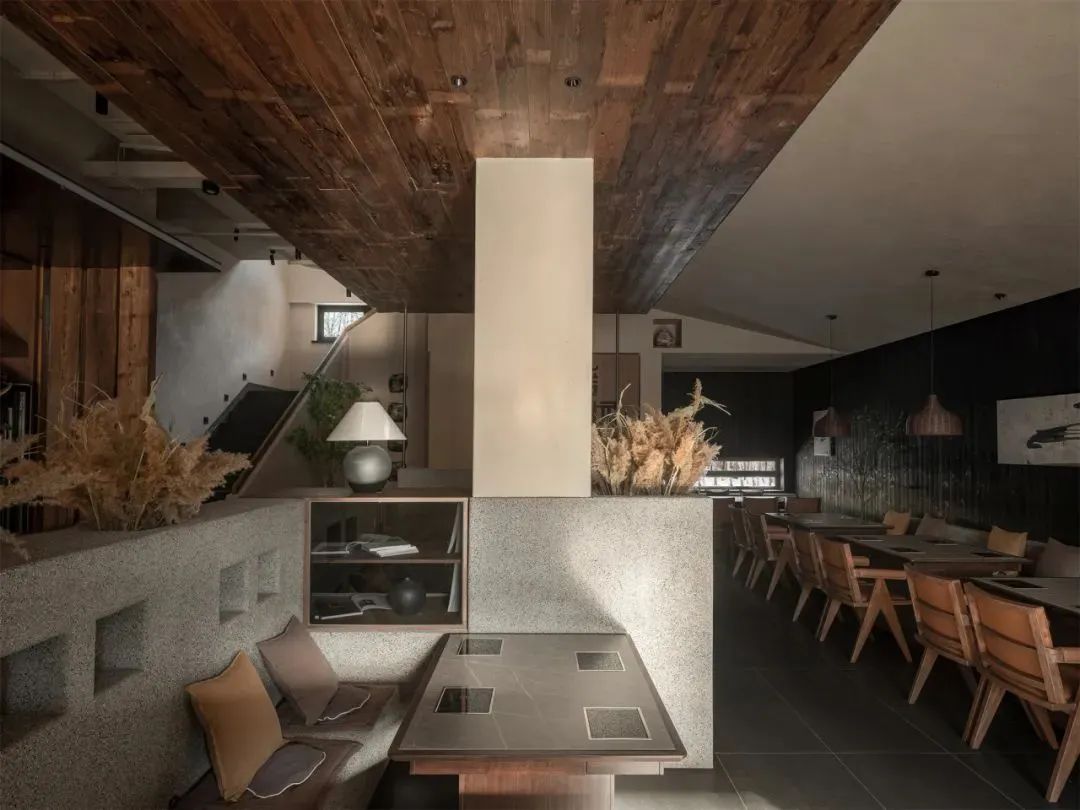 質(zhì)樸自然  暖場(chǎng)肥牛火鍋店裝修設(shè)計(jì)方案(圖6)