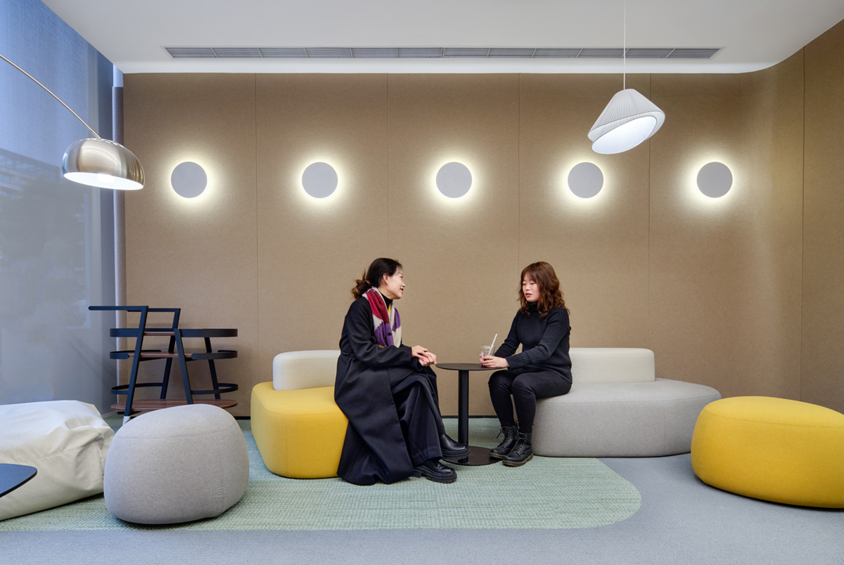 12000平米其林中國總部辦公樓裝修設(shè)計方案(圖11) 12000平米其林中國總部辦公樓裝修設(shè)計方案(圖11)