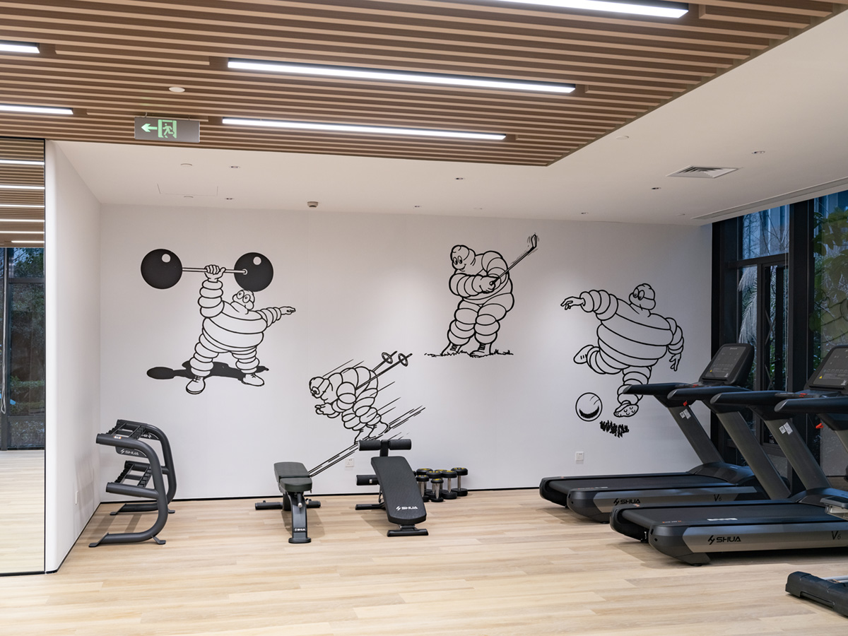 12000平米其林中國總部辦公樓裝修設(shè)計方案(圖13) 12000平米其林中國總部辦公樓裝修設(shè)計方案(圖13)