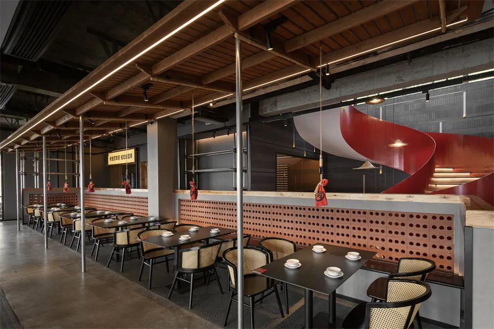 尋味煙火氣 萬州小舅母子烤魚餐廳裝修設(shè)計(圖3) 尋味煙火氣 萬州小舅母子烤魚餐廳裝修設(shè)計(圖3)