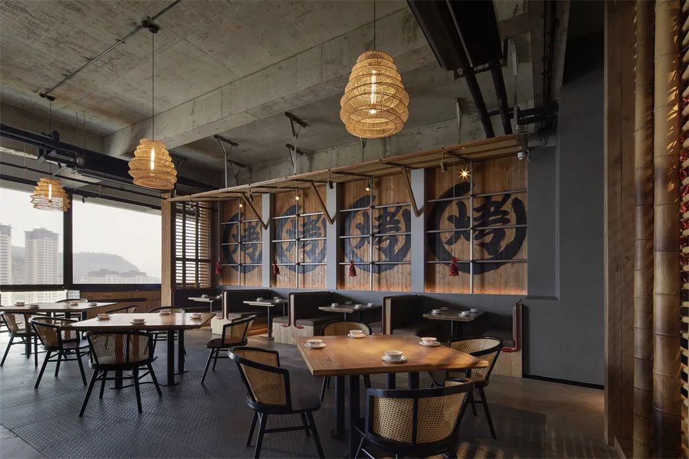 尋味煙火氣 萬州小舅母子烤魚餐廳裝修設(shè)計(圖4) 尋味煙火氣 萬州小舅母子烤魚餐廳裝修設(shè)計(圖4)