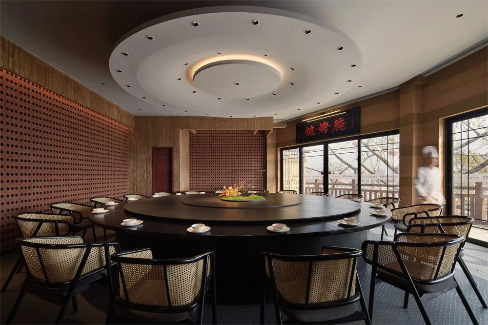 尋味煙火氣 萬州小舅母子烤魚餐廳裝修設(shè)計(圖9) 尋味煙火氣 萬州小舅母子烤魚餐廳裝修設(shè)計(圖9)