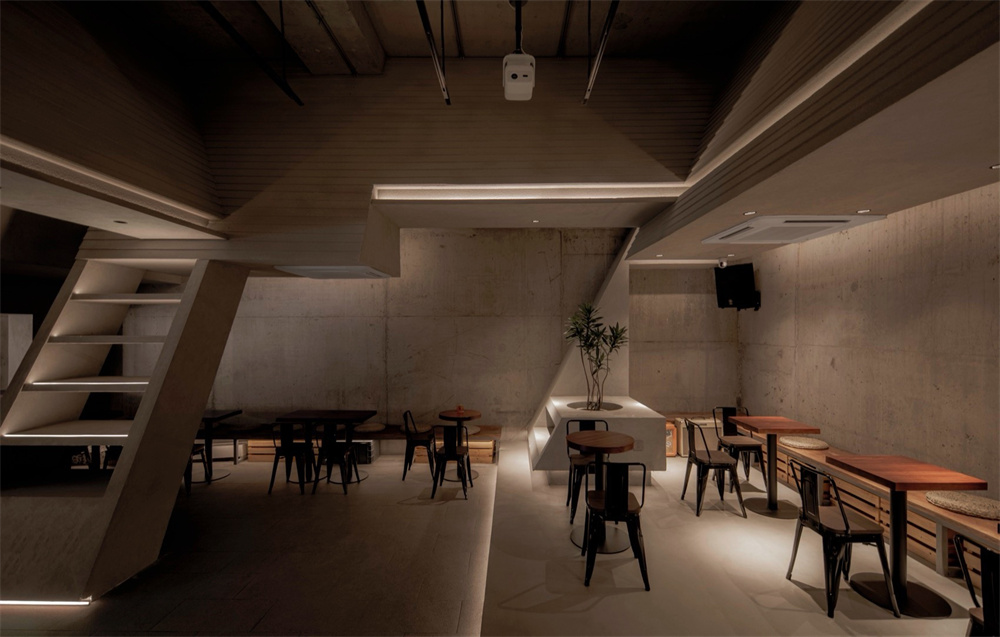 專為年輕人打造的跳海酒館裝修設(shè)計(jì)案例(圖4) 專為年輕人打造的跳海酒館裝修設(shè)計(jì)案例(圖4)