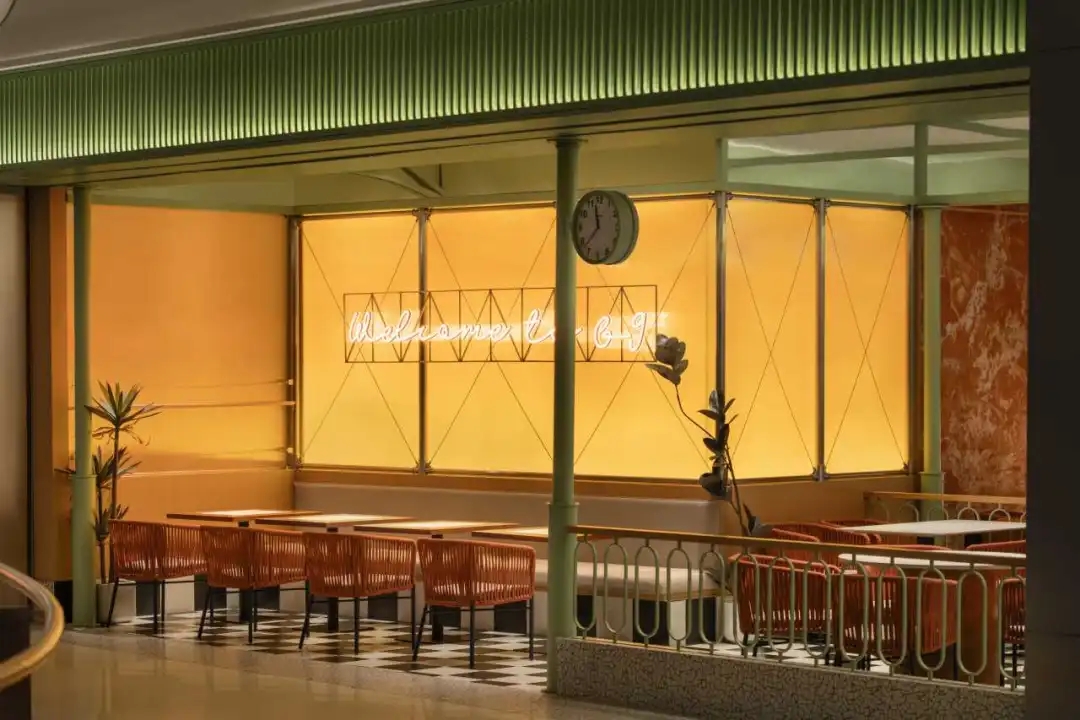 打破傳統(tǒng) 溫暖清新的港久茶餐廳裝修設(shè)計方案(圖2) 打破傳統(tǒng) 溫暖清新的港久茶餐廳裝修設(shè)計方案(圖2)