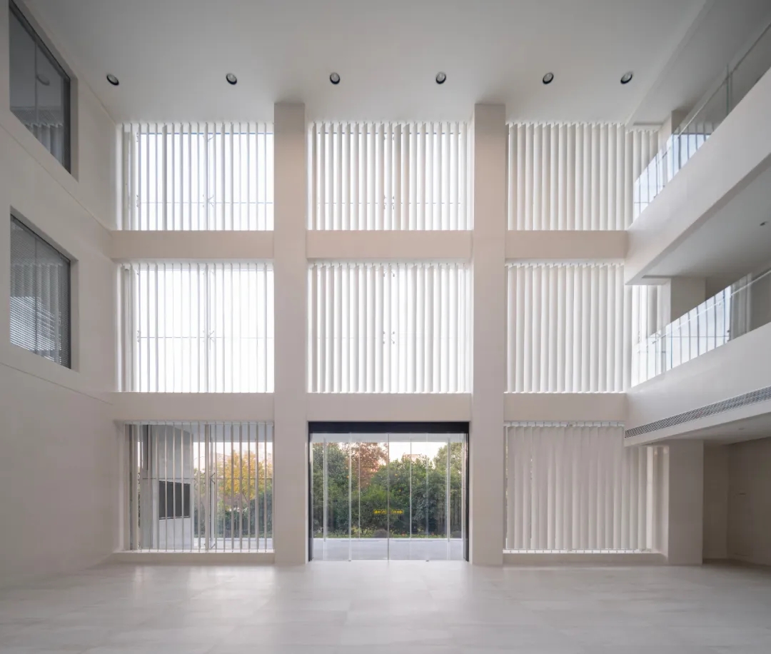 4000平德俊新材料總部辦公樓裝修設(shè)計(jì)方案(圖8) 4000平德俊新材料總部辦公樓裝修設(shè)計(jì)方案(圖8)