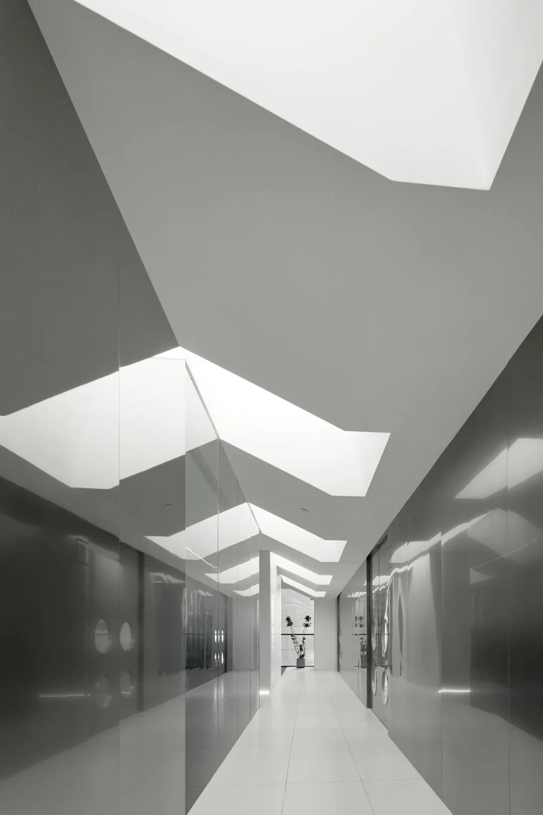 更符合年輕人喜好的法大大總部辦公室裝修設(shè)計方案(圖6) 更符合年輕人喜好的法大大總部辦公室裝修設(shè)計方案(圖6)