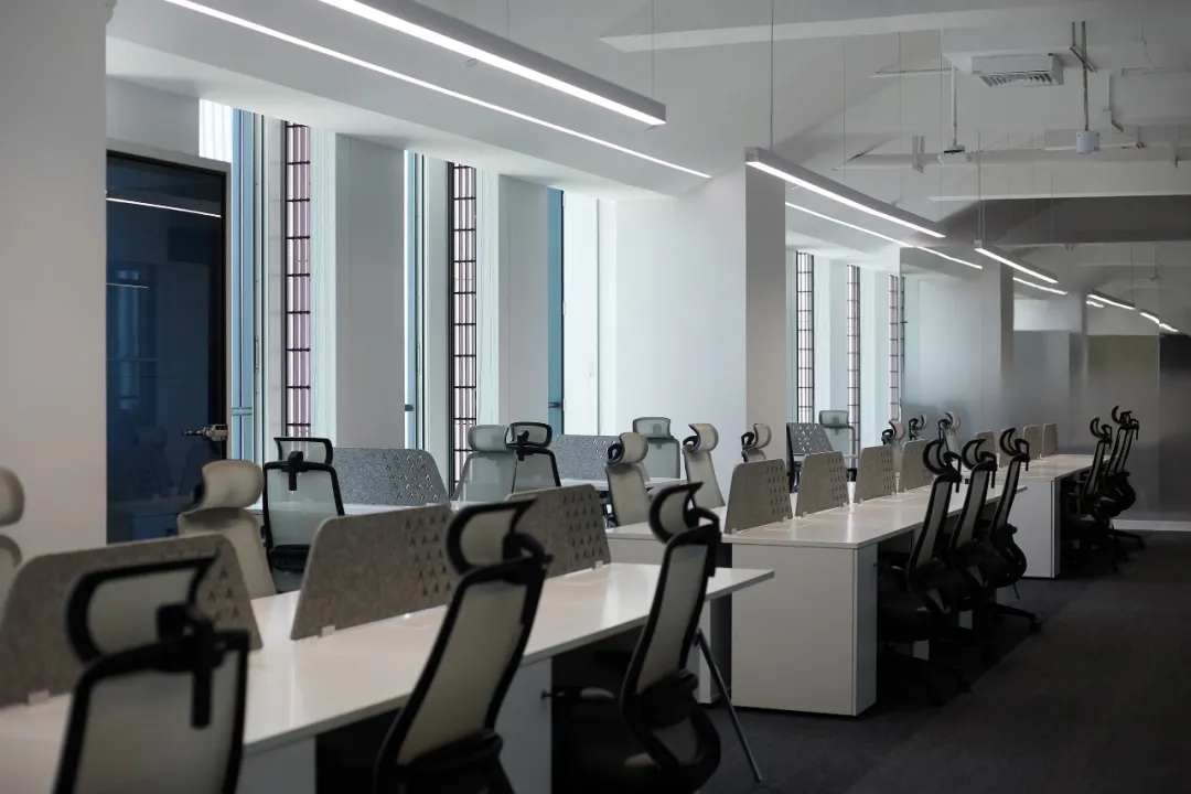 更符合年輕人喜好的法大大總部辦公室裝修設(shè)計方案(圖13) 更符合年輕人喜好的法大大總部辦公室裝修設(shè)計方案(圖13)