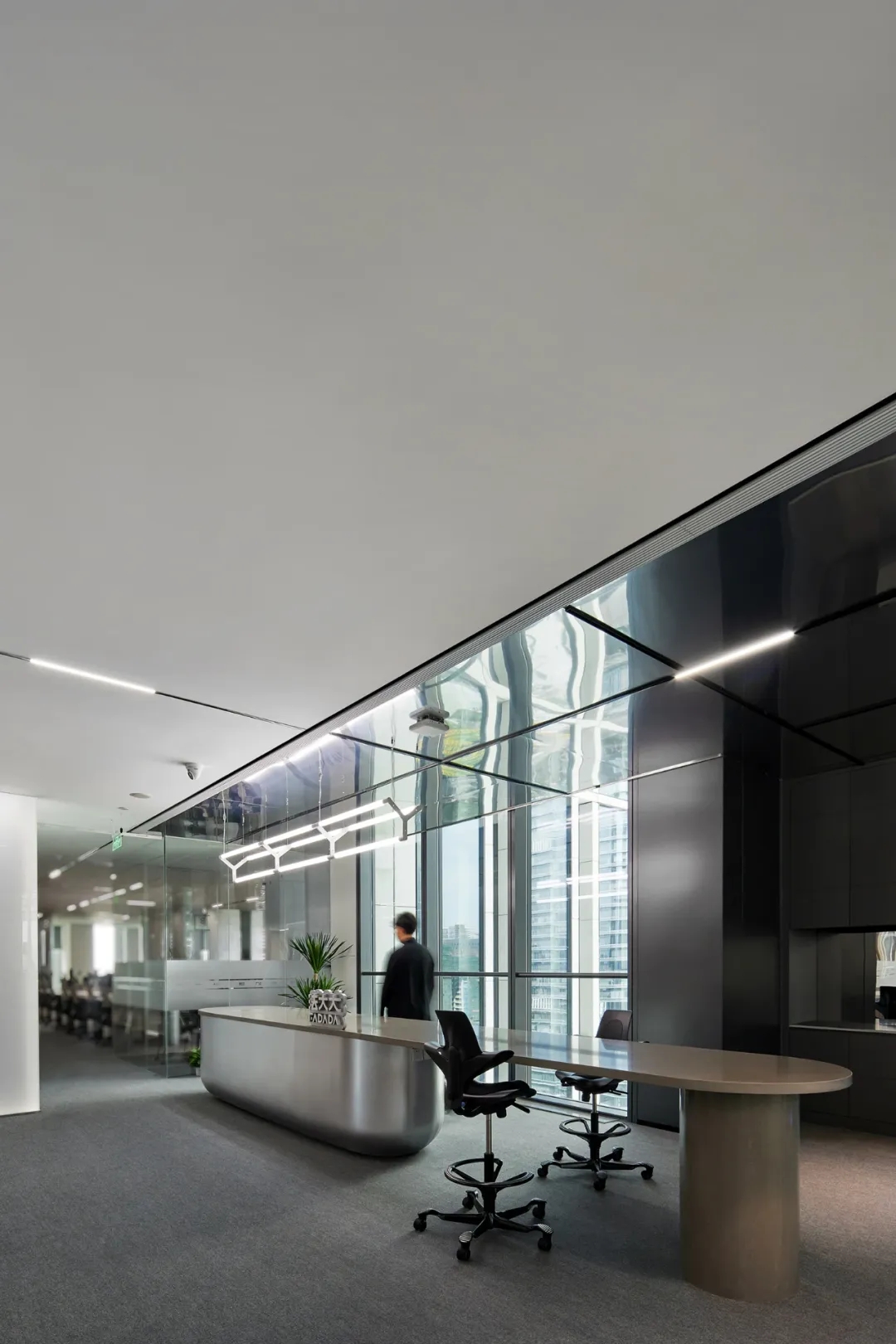 更符合年輕人喜好的法大大總部辦公室裝修設(shè)計方案(圖14) 更符合年輕人喜好的法大大總部辦公室裝修設(shè)計方案(圖14)