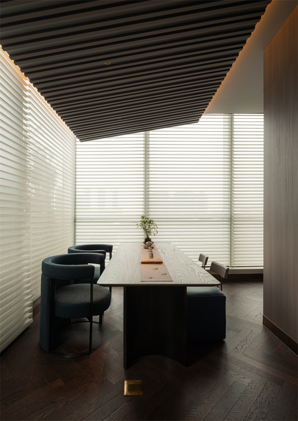 鄭州金博大推薦拾味甬府尊鮮海鮮餐廳裝修設(shè)計(jì)方案(圖12) 鄭州金博大推薦拾味甬府尊鮮海鮮餐廳裝修設(shè)計(jì)方案(圖12)