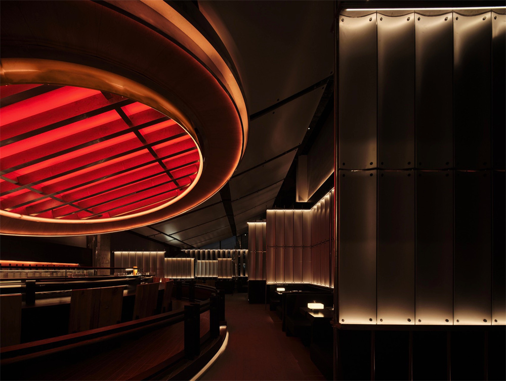 酒饕隱?日式燒鳥酒吧復(fù)合餐廳裝修設(shè)計(jì)案例(圖4) 酒饕隱?日式燒鳥酒吧復(fù)合餐廳裝修設(shè)計(jì)案例(圖4)