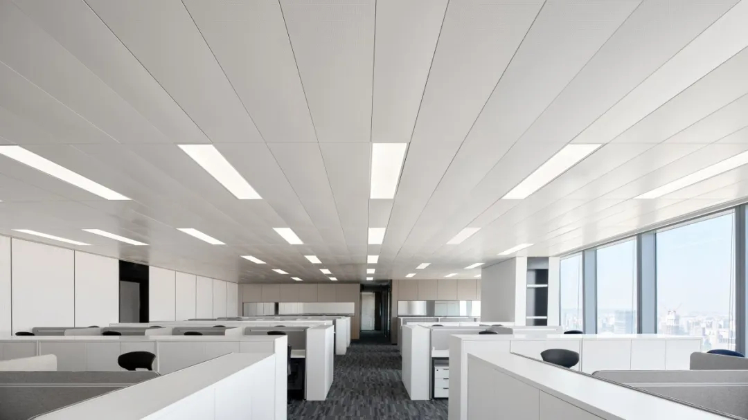 極簡(jiǎn)現(xiàn)代 金融公司的高級(jí)感辦公室裝修設(shè)計(jì)案例(圖4) 極簡(jiǎn)現(xiàn)代 金融公司的高級(jí)感辦公室裝修設(shè)計(jì)案例(圖4)