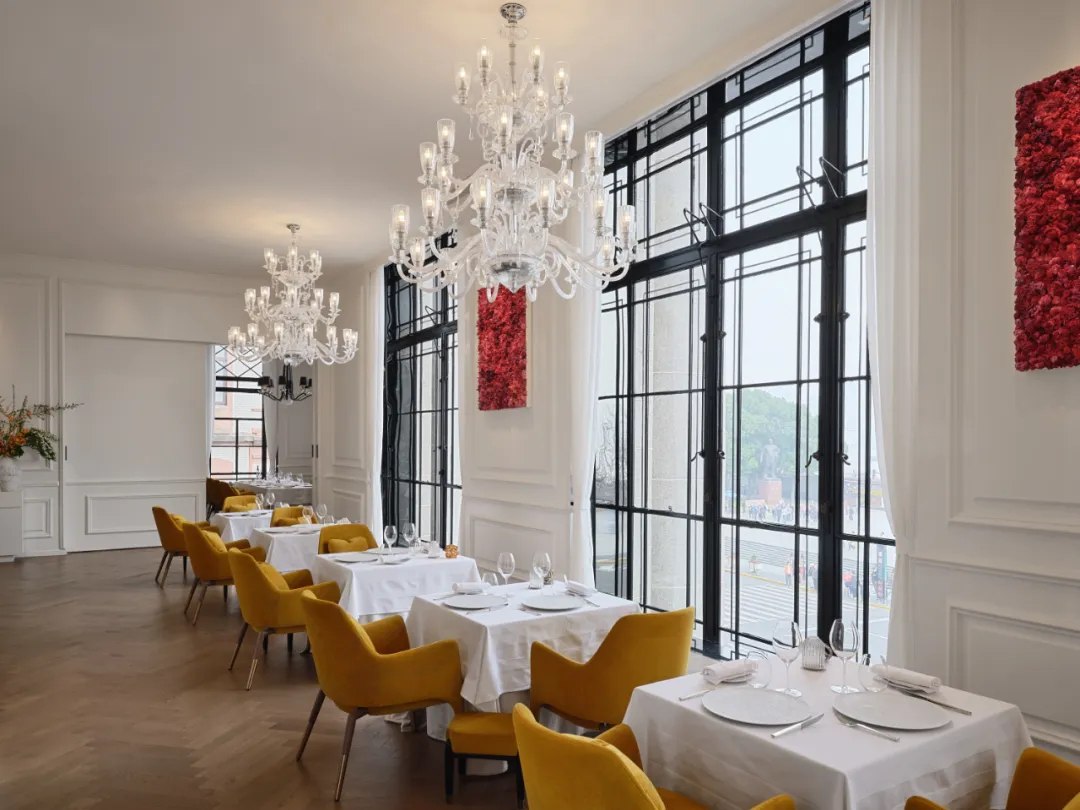 法式美學(xué)浪漫優(yōu)雅 LAtelier 18法餐廳裝修設(shè)計(jì)(圖3) 法式美學(xué)浪漫優(yōu)雅 LAtelier 18法餐廳裝修設(shè)計(jì)(圖3)