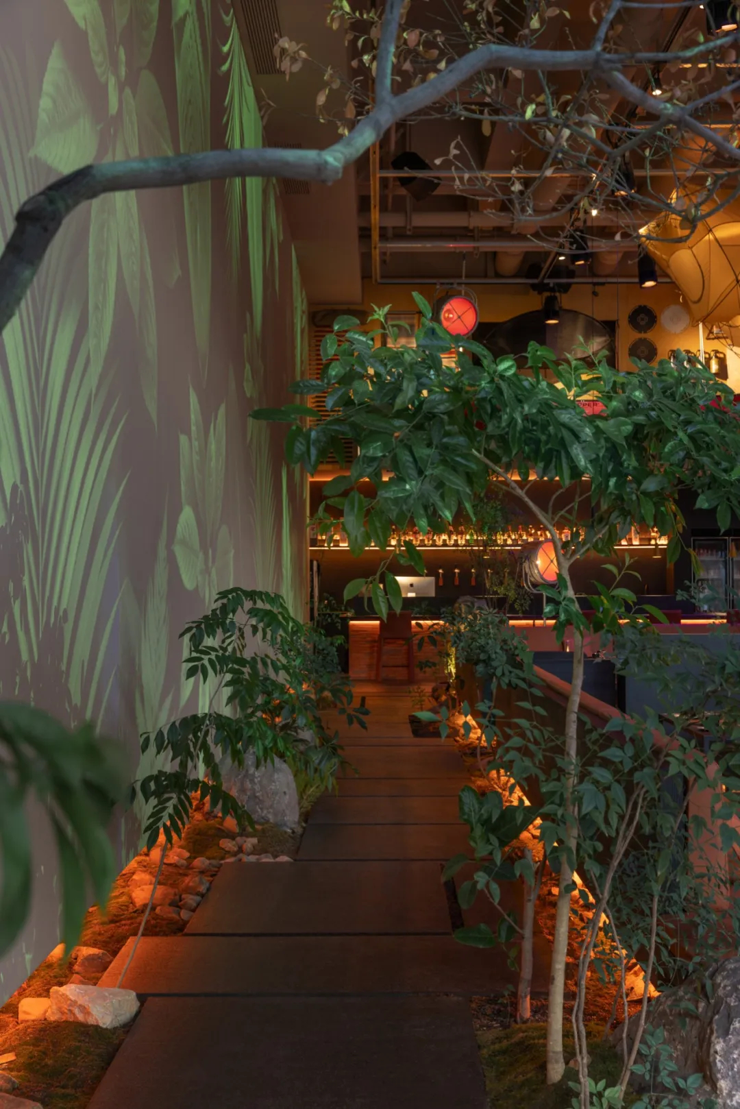 鄭州金博大推薦篝火旁·露營風(fēng)燒烤店裝修設(shè)計方案(圖12) 鄭州金博大推薦篝火旁·露營風(fēng)燒烤店裝修設(shè)計方案(圖12)