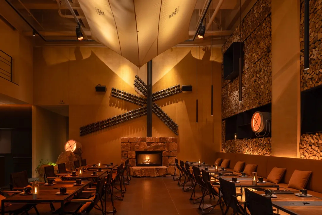 鄭州金博大推薦篝火旁·露營風(fēng)燒烤店裝修設(shè)計方案(圖17) 鄭州金博大推薦篝火旁·露營風(fēng)燒烤店裝修設(shè)計方案(圖17)