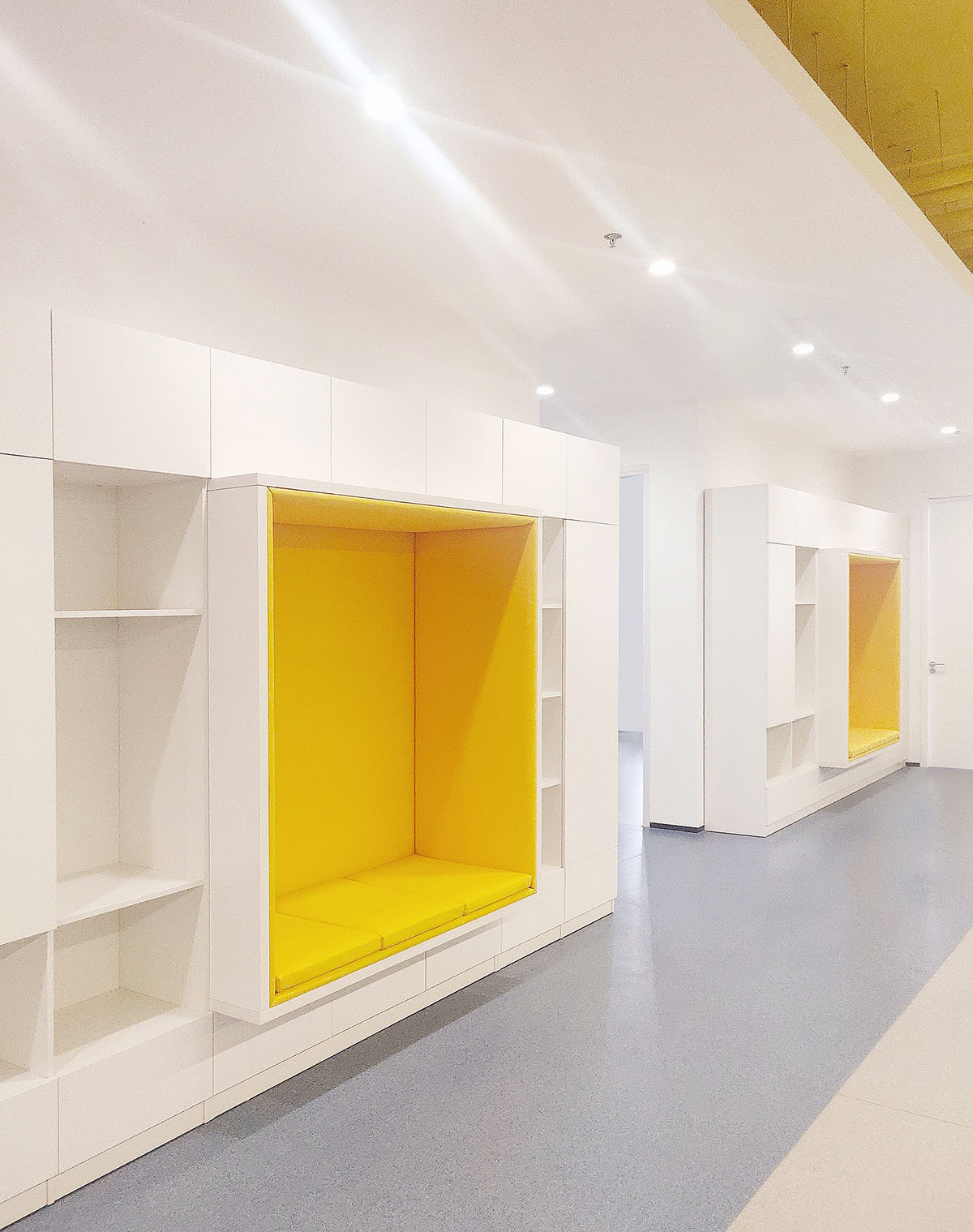 科技風(fēng)與工業(yè)風(fēng) 腦動極光醫(yī)療科技公司辦公室裝修設(shè)計(圖7) 科技風(fēng)與工業(yè)風(fēng) 腦動極光醫(yī)療科技公司辦公室裝修設(shè)計(圖7)