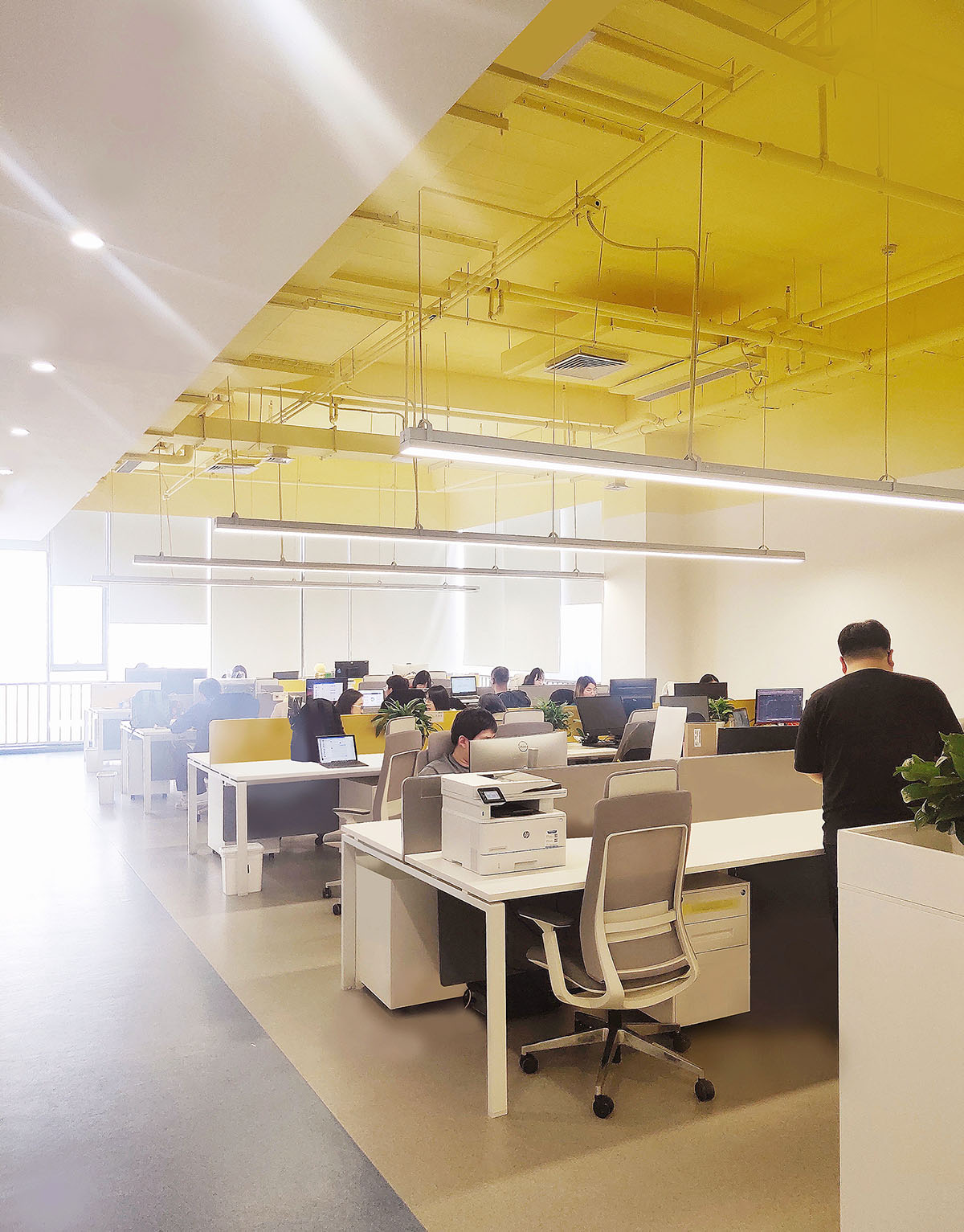 科技風(fēng)與工業(yè)風(fēng) 腦動極光醫(yī)療科技公司辦公室裝修設(shè)計(圖10) 科技風(fēng)與工業(yè)風(fēng) 腦動極光醫(yī)療科技公司辦公室裝修設(shè)計(圖10)