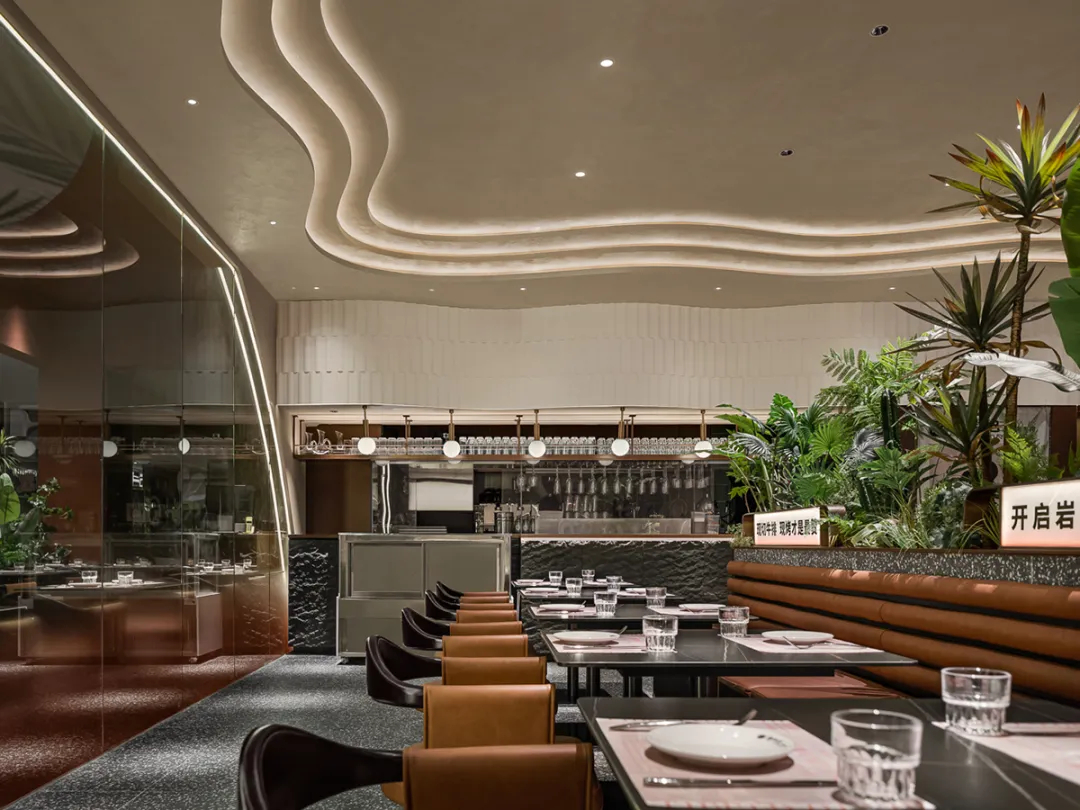 沙漠綠洲 御牛紀(jì)特色牛排西餐廳裝修設(shè)計案例(圖6) 沙漠綠洲 御牛紀(jì)特色牛排西餐廳裝修設(shè)計案例(圖6)