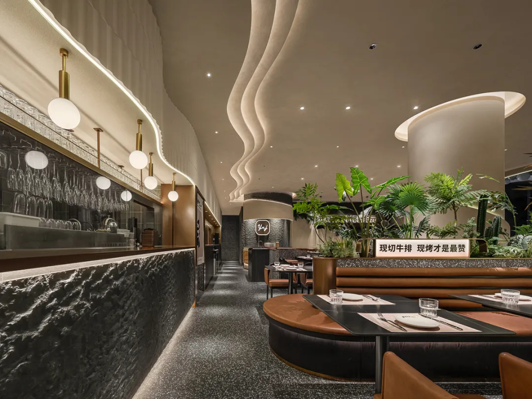 沙漠綠洲 御牛紀(jì)特色牛排西餐廳裝修設(shè)計案例(圖7) 沙漠綠洲 御牛紀(jì)特色牛排西餐廳裝修設(shè)計案例(圖7)